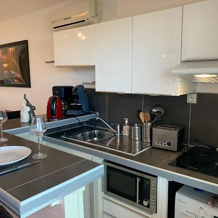 655 2 Pers Port Soleil Tres Jolie Vue Sur Le Port Apartment