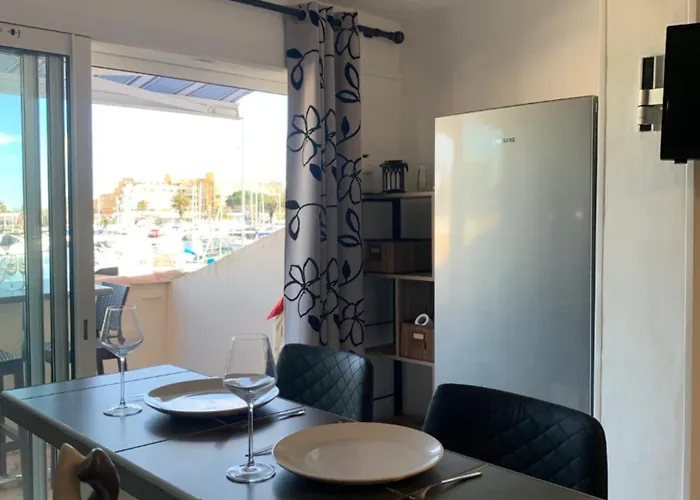 Apartment 655 2 Pers Port Soleil Tres Jolie Vue Sur Le Port Agde